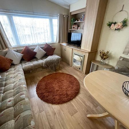 Sandlemere - 6 Berth, 3 Bedroom Caravan Tunstall  Экстерьер фото