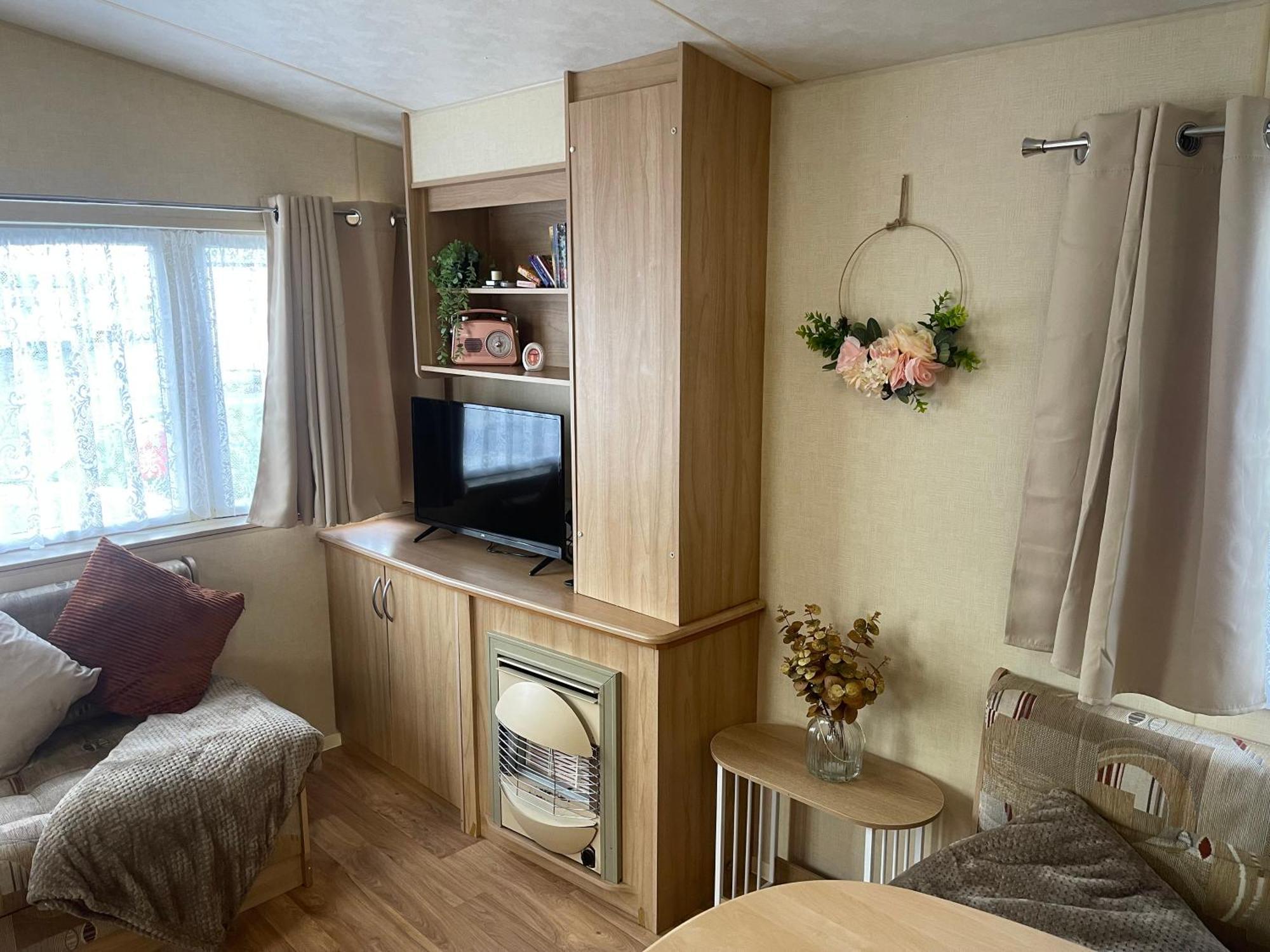 Sandlemere - 6 Berth, 3 Bedroom Caravan Tunstall  Экстерьер фото